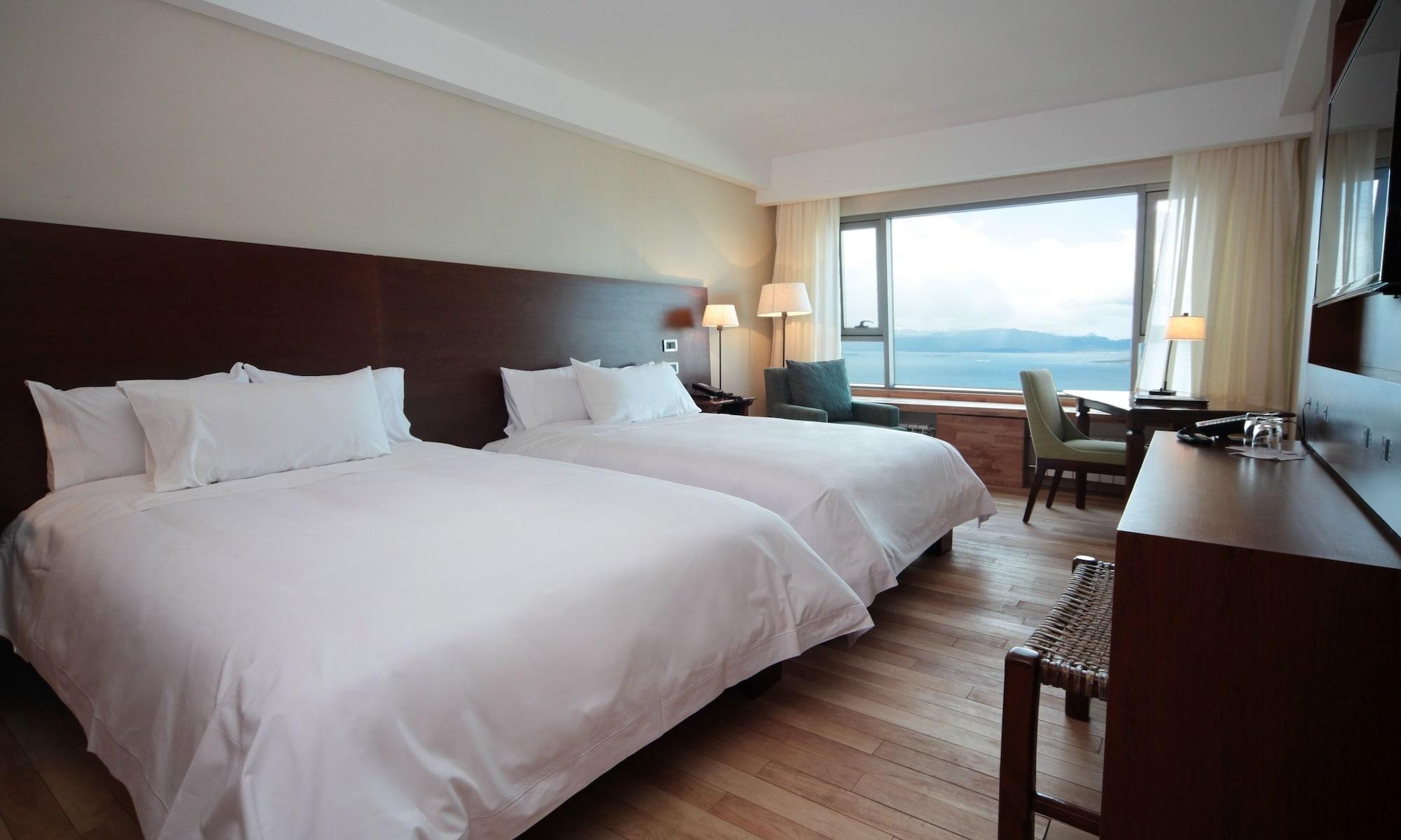 Arakur Ushuaia Resort & Spa Екстер'єр фото A room at the hotel
